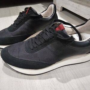 Banana Republic Women's Fashion Sneakers Size 6.5 Black White